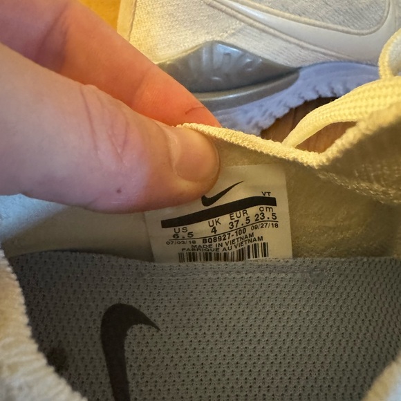 Nike Flyknit React - Picture 4 of 4